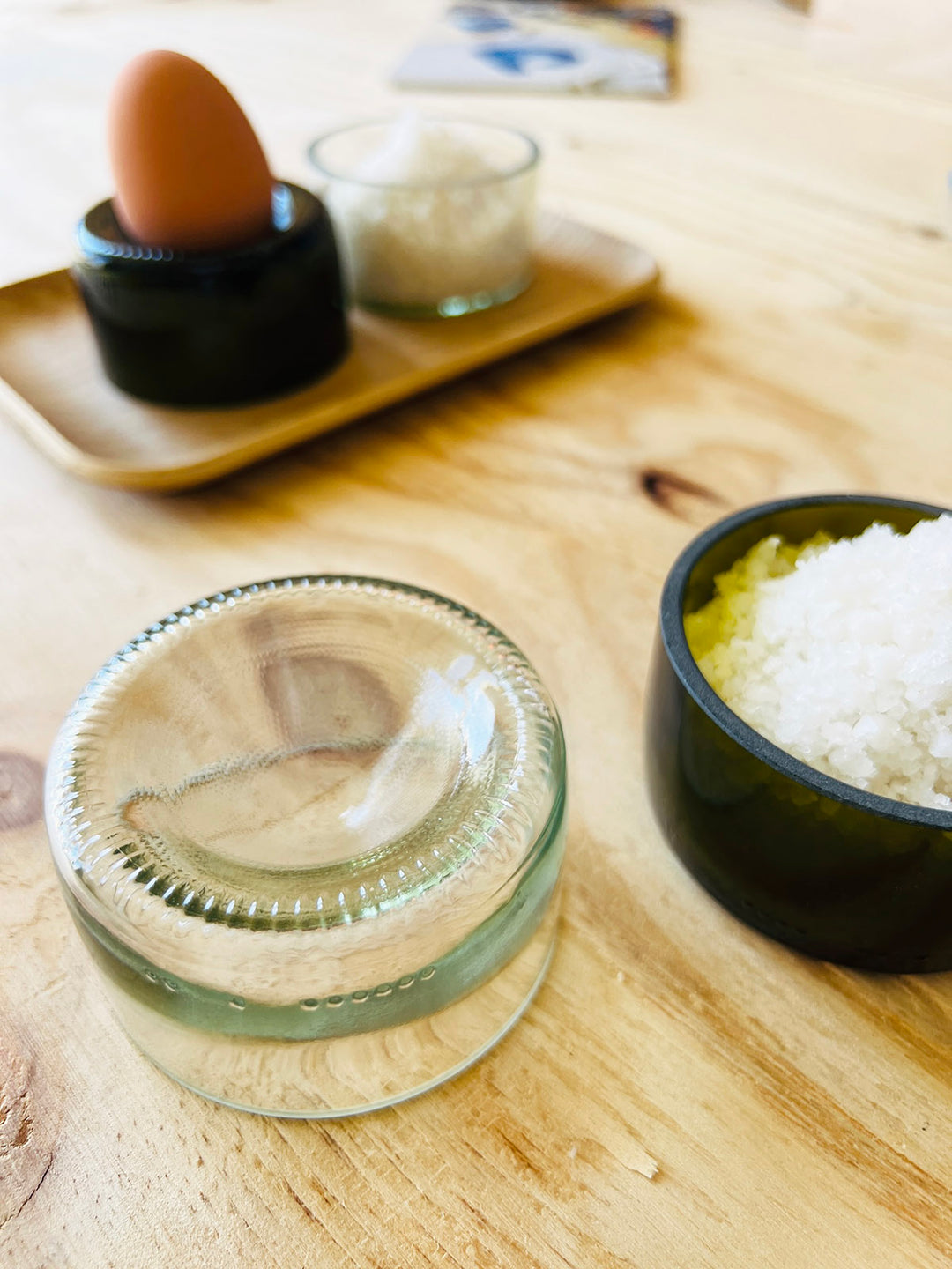 Æggebæger/saltskål fra vinflasker - Upcycling