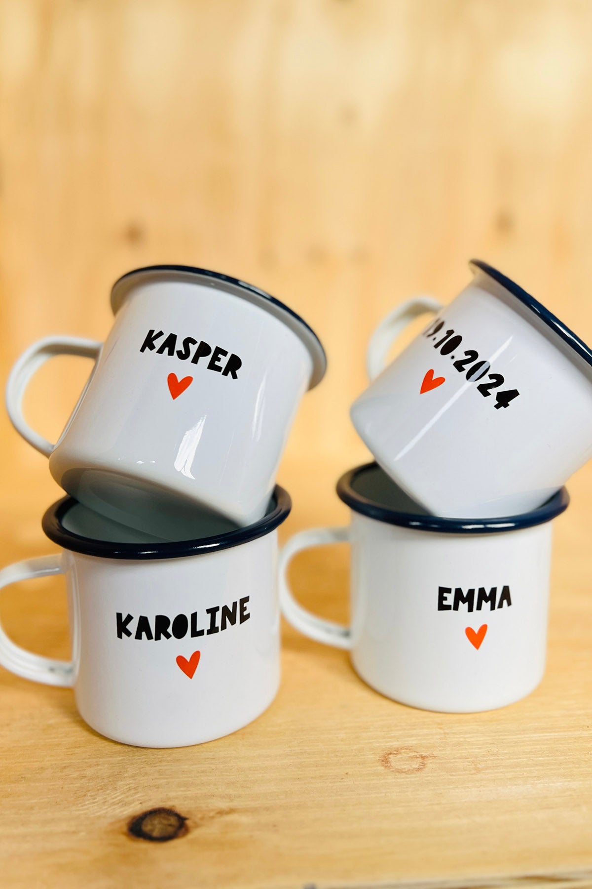 Emaljekrus "Love" med navn