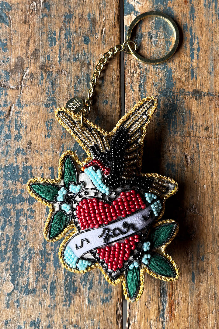 Perlebroderet nøglering "Far"