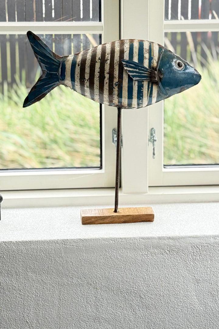 Fisch auf Holzfuß - Recycled Metal