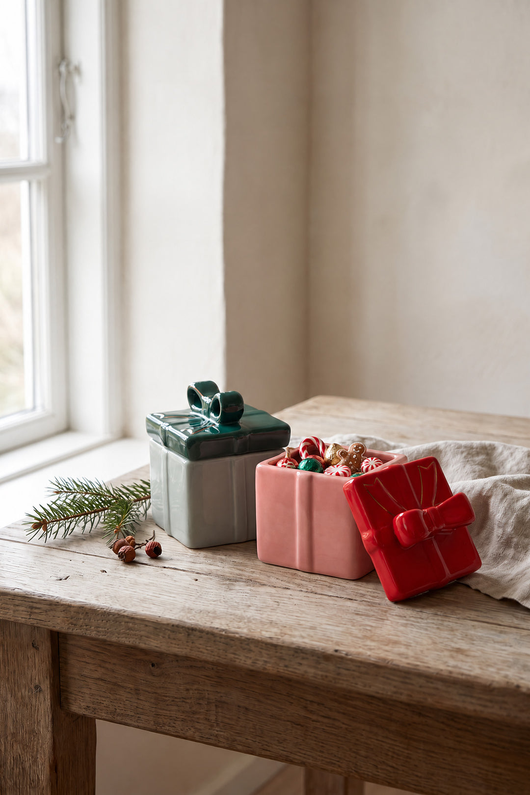 Porcelain gift boxes (2 pcs.)