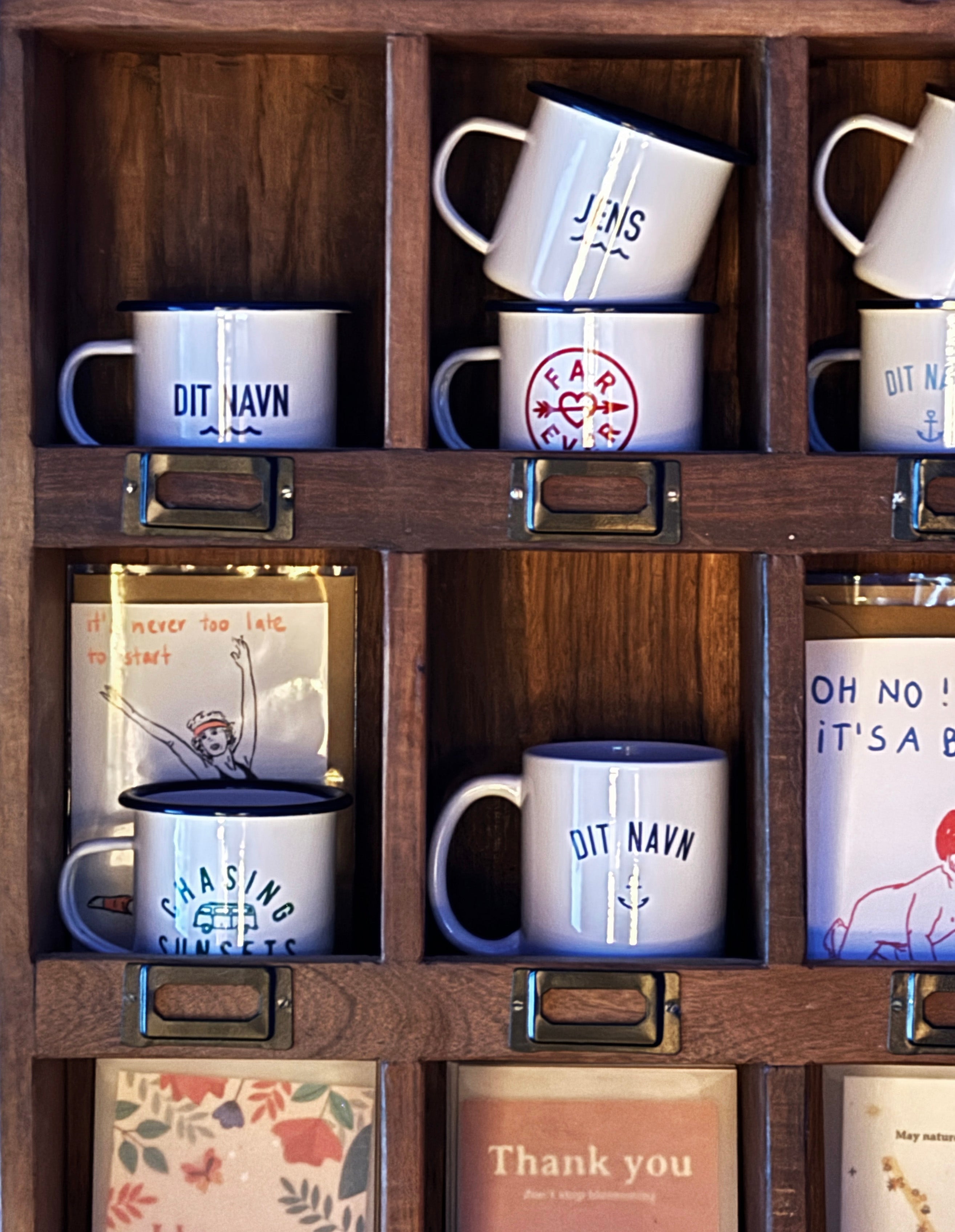 Hylde 60 x 60 cm - Genbrugstræ