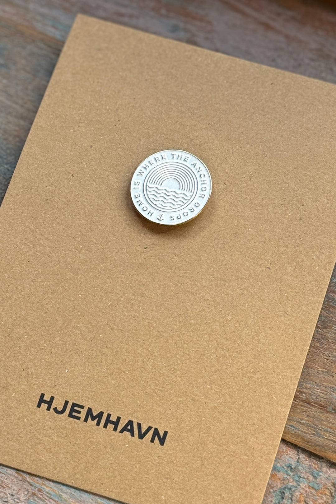 Emaille-Pin - "Home is where the Anchor Drops"