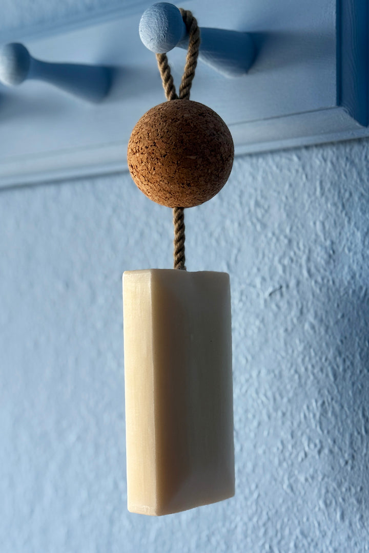 Seife mit Faden und Schwimmer