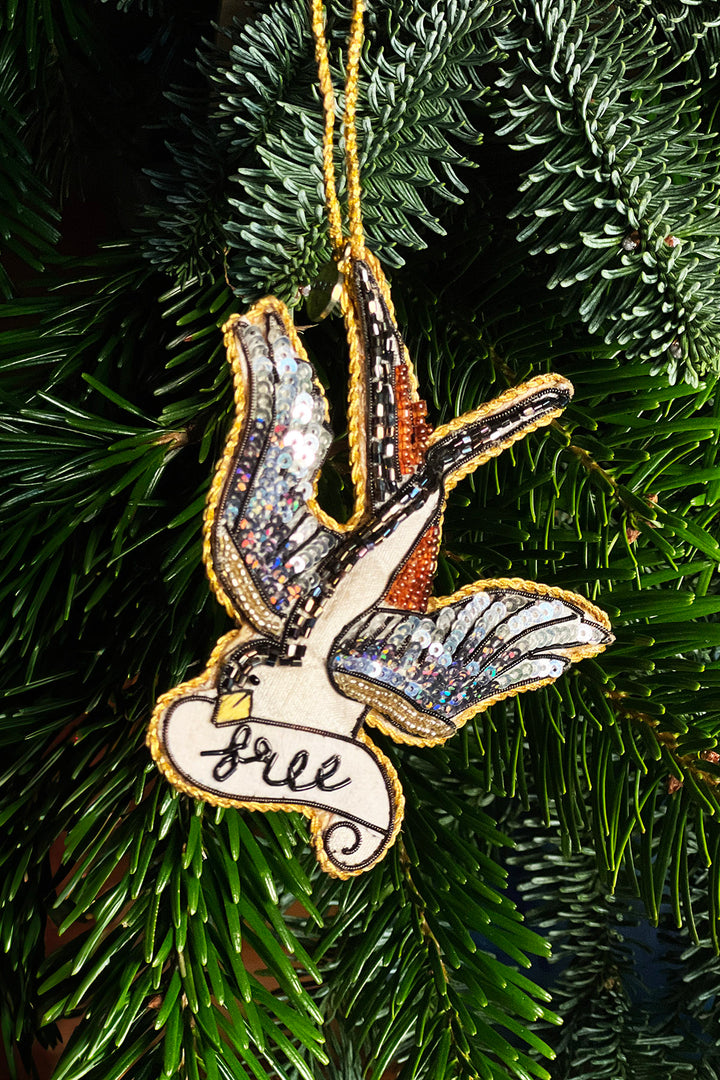 Christmas Hanging - Swallows "Free"