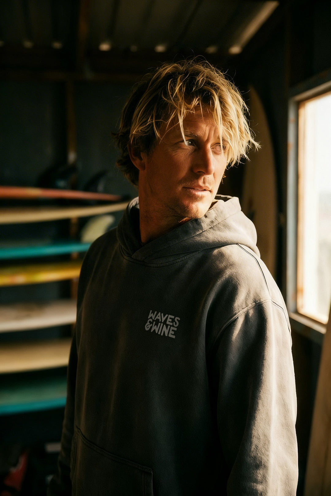 Hoodie "Waves & Wine"